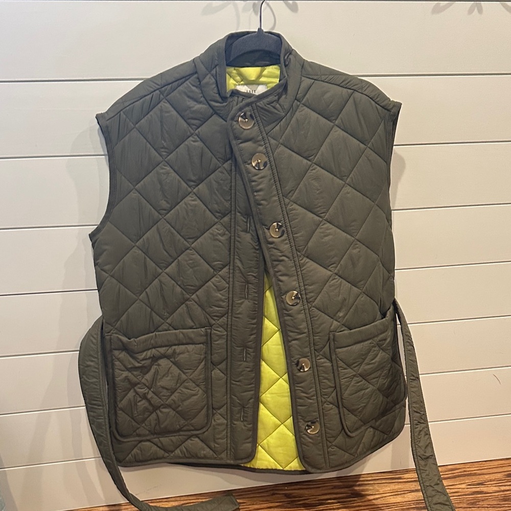 Women's Quilted Olive Vest